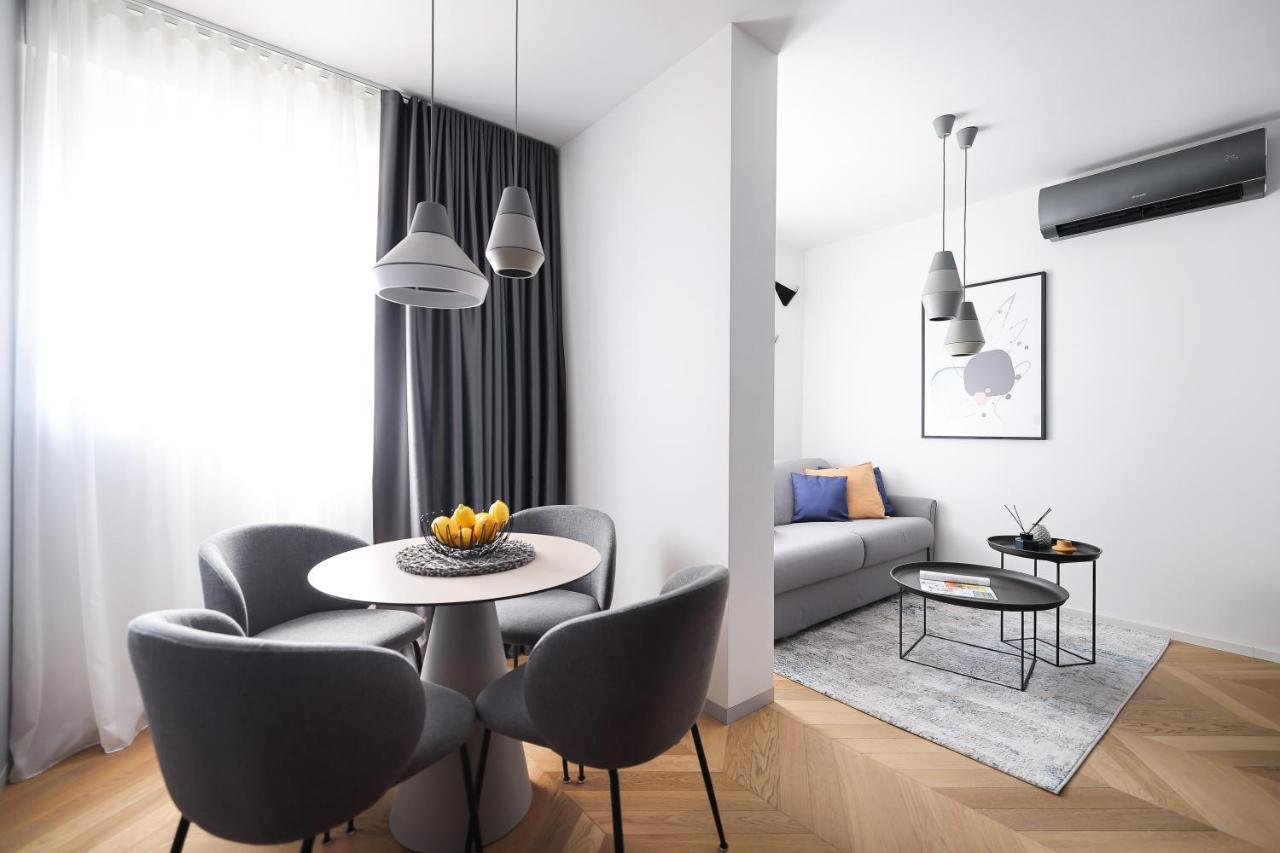 11 11 Apartment